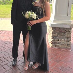 Elegant Black Strapless Prom Gown